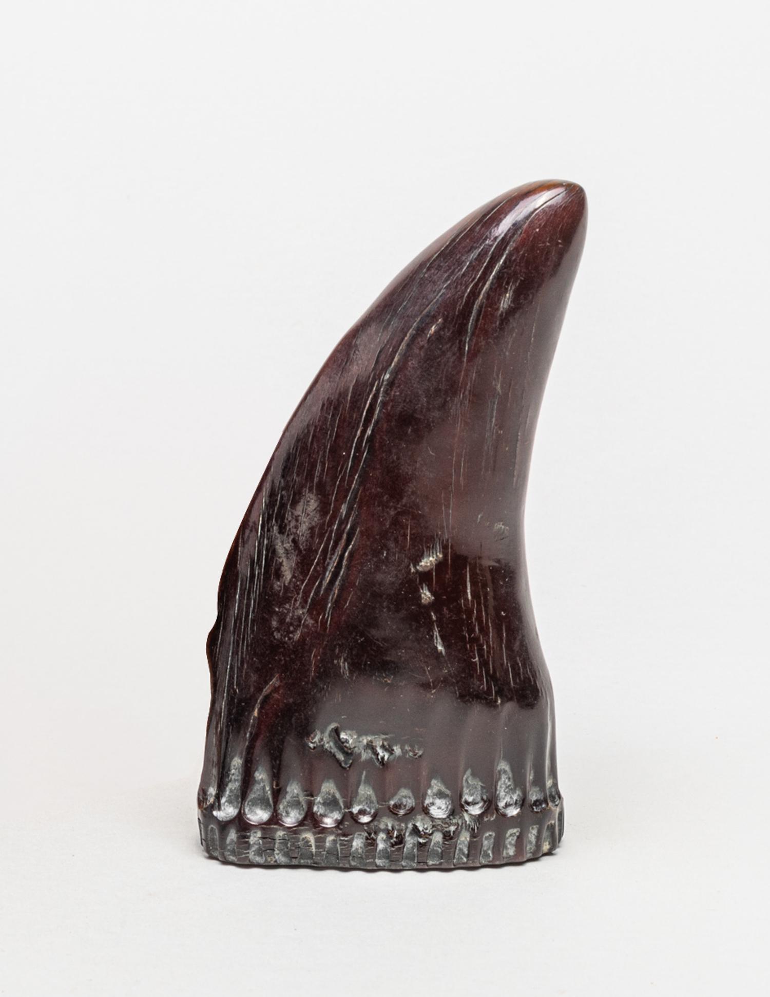 Chinese Horn Table Sculpture (1 of 9)