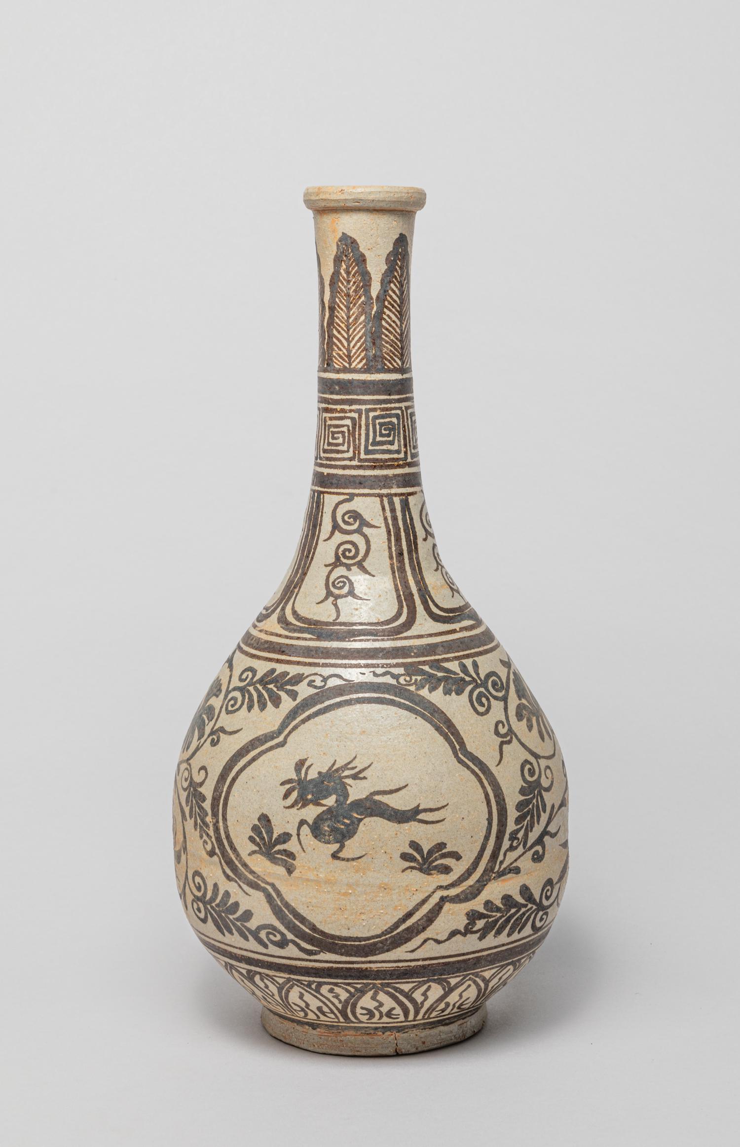 Large Chinese Cichou Shipwreck Porcelain Vase (1 of 11)