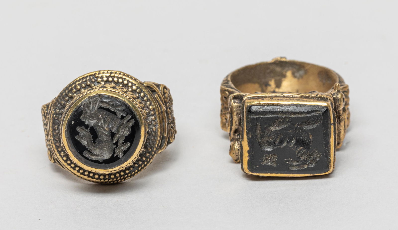 Sasanian Family Type Agate Seal Ring (1 of 11)