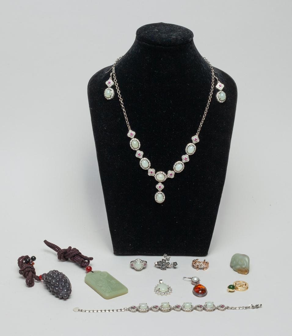 Vintage Chinese Jade & Jewelry (1 of 12)