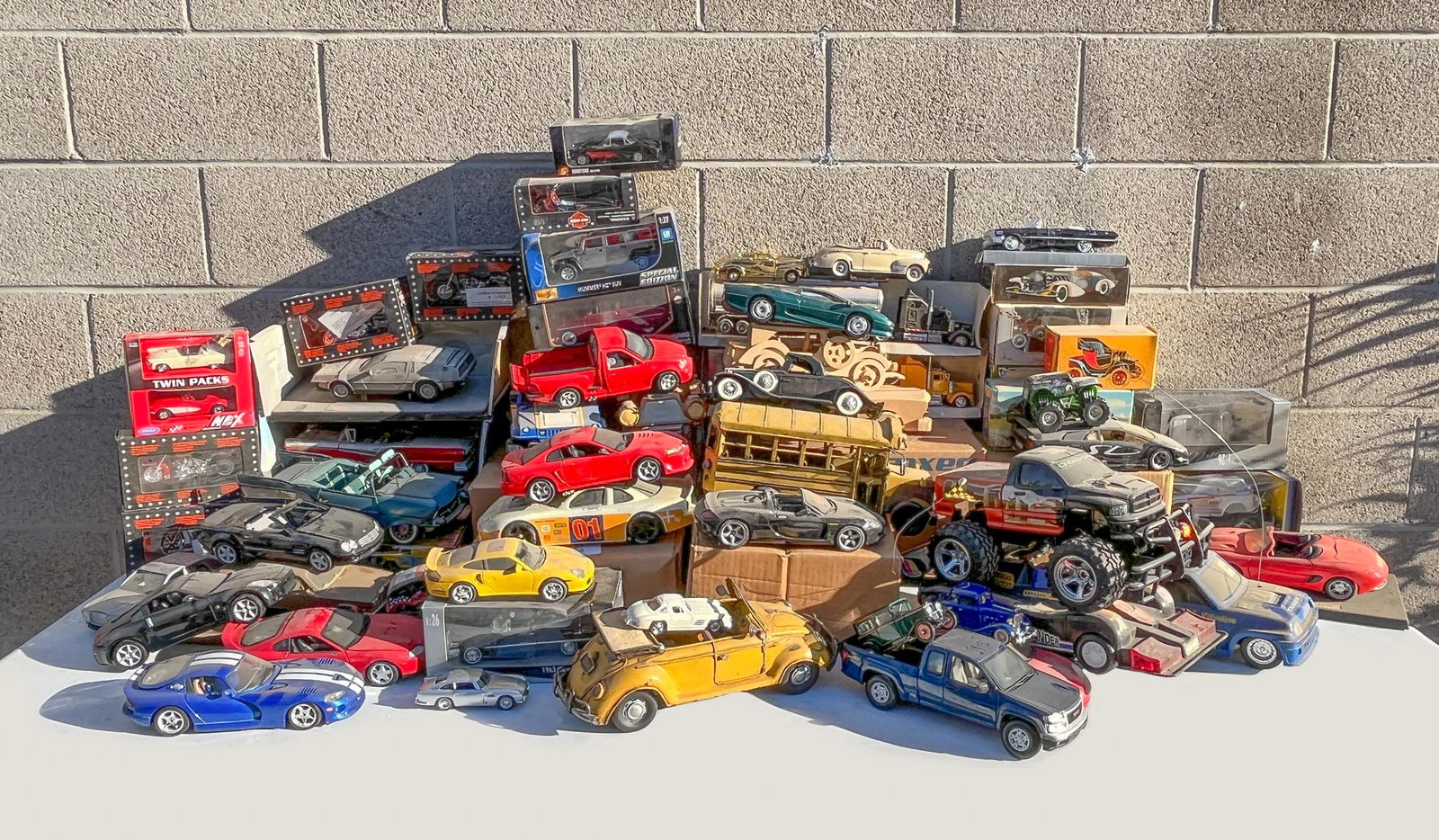 Lg Set Estate Toy Cars (1 of 13)