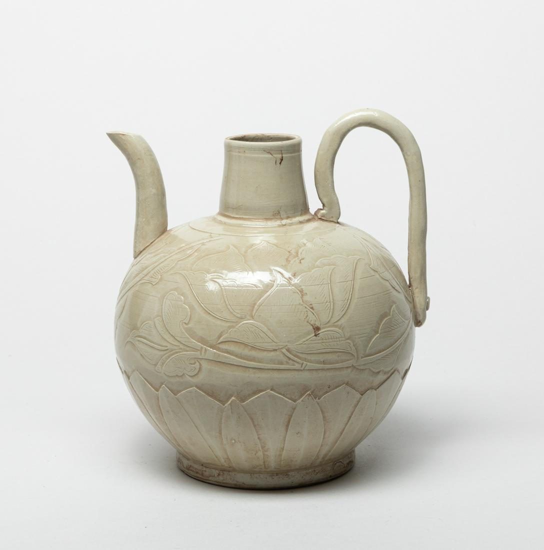 Chinese Ding Stoneware Porcelain Pot (1 of 13)