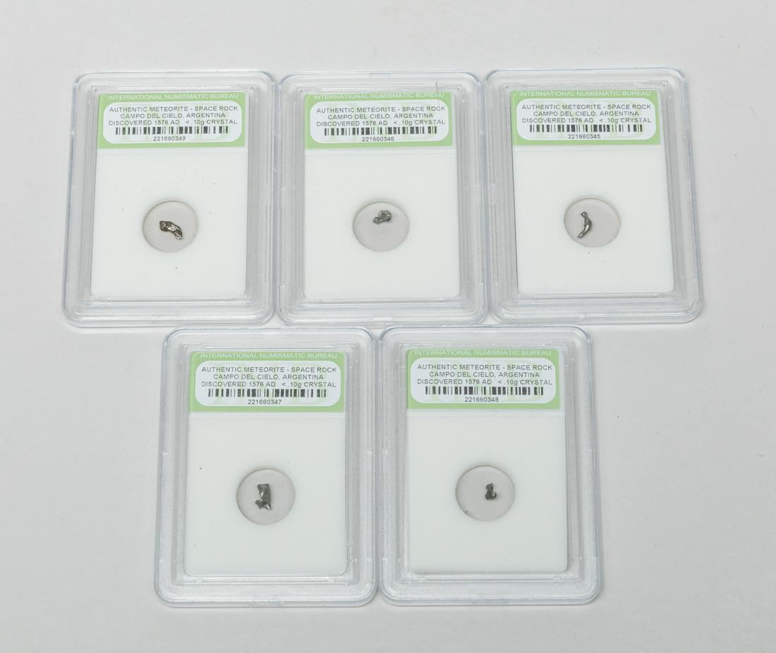 Space Rock Meteorite: Group of 5 pieces of meteorite space rock, with cases, meteorite is a pieces of cosmic object surviving its passage through the atmosphere to reach the surface of a planet. Size varies.