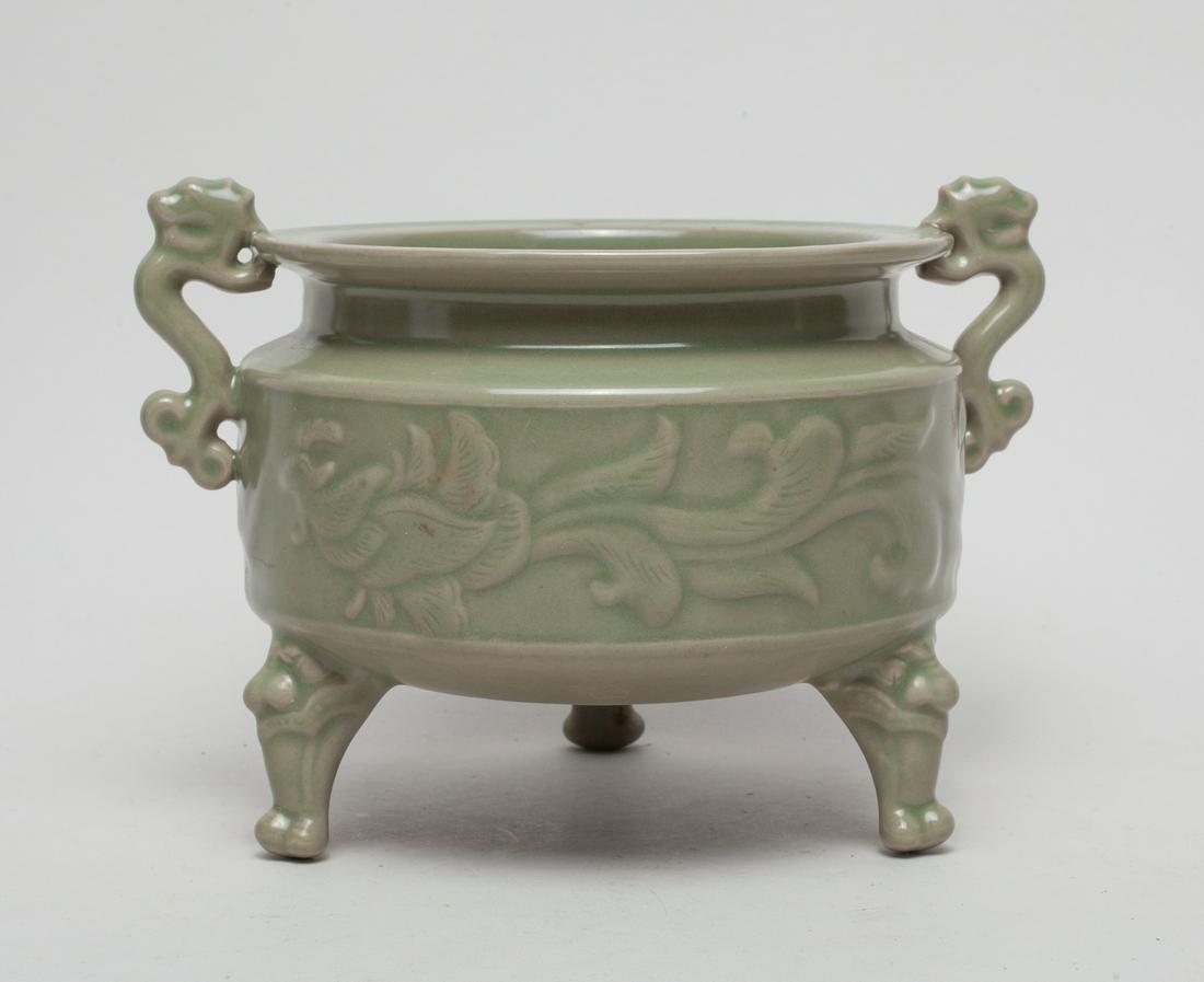 Chinese Longquan Stoneware Porcelain Censer (1 of 9)