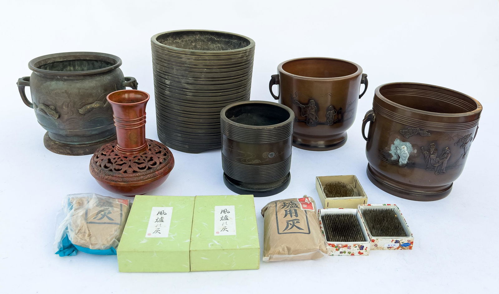 Japanese Bronze Pot & Pieces (1 of 20)