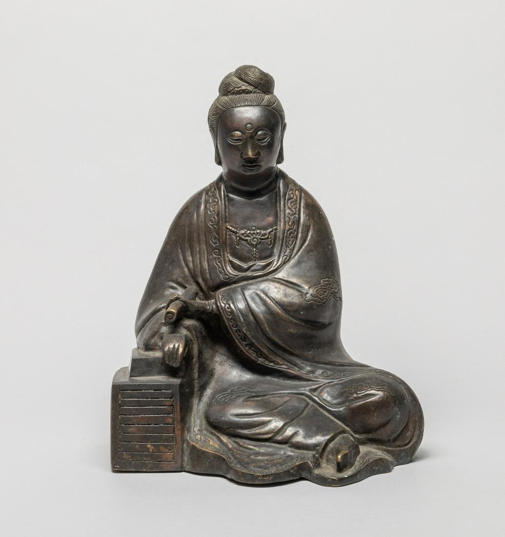 Old Chinese Bronze Figure of Kuanyin (1 of 12)