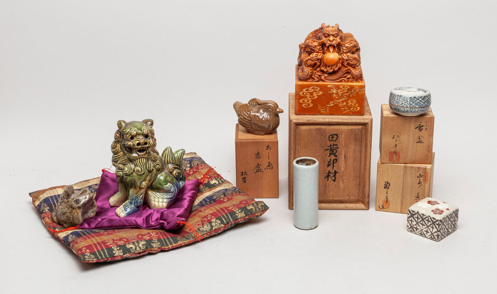 Chinese/ Japanese Stone, Porcelain & Decors (1 of 13)