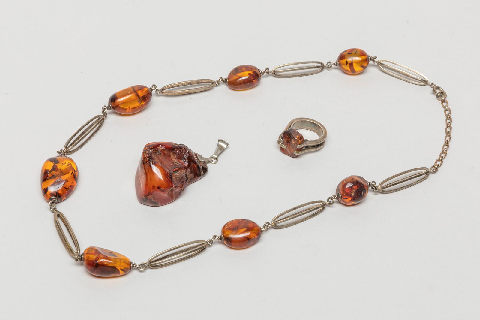 English Amber & Silver Necklace (1 of 9)