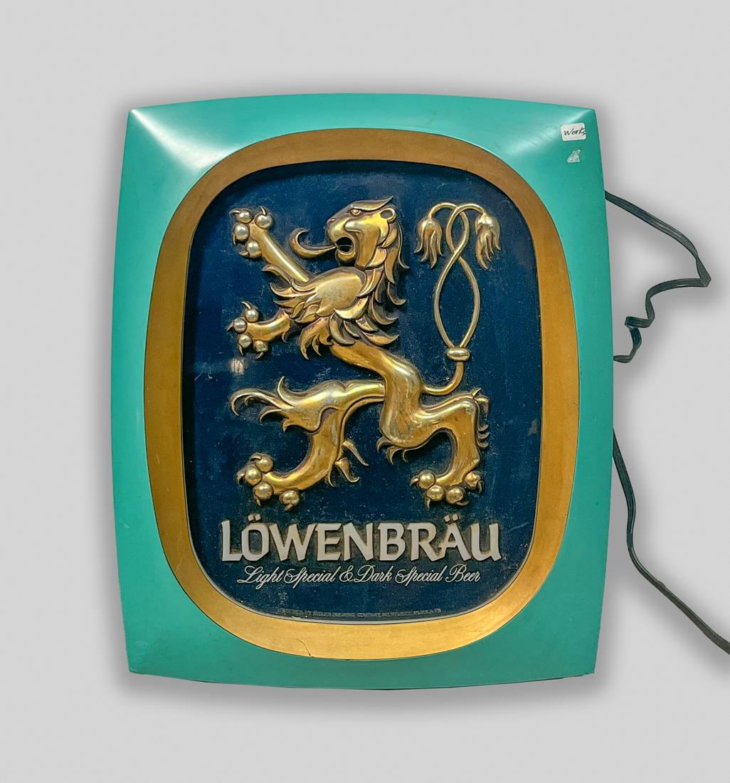 Lowenbrau Light Sign: Vintage Lownbrau light sign with cable. 15-18inch.