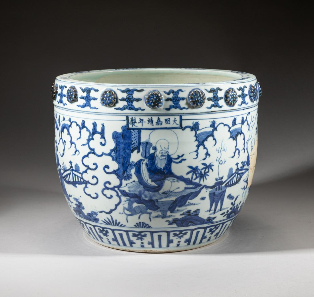 Large Chinese Export Porcelain Garden Pot (1 of 15)