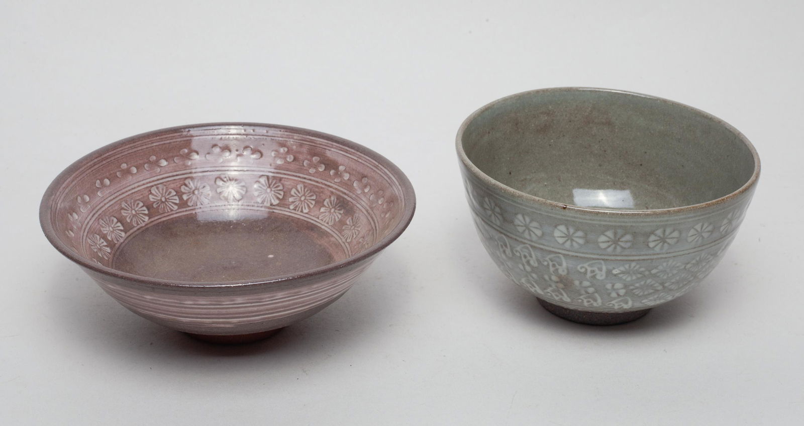 Two Korean Porcelain Bowl (1 of 10)