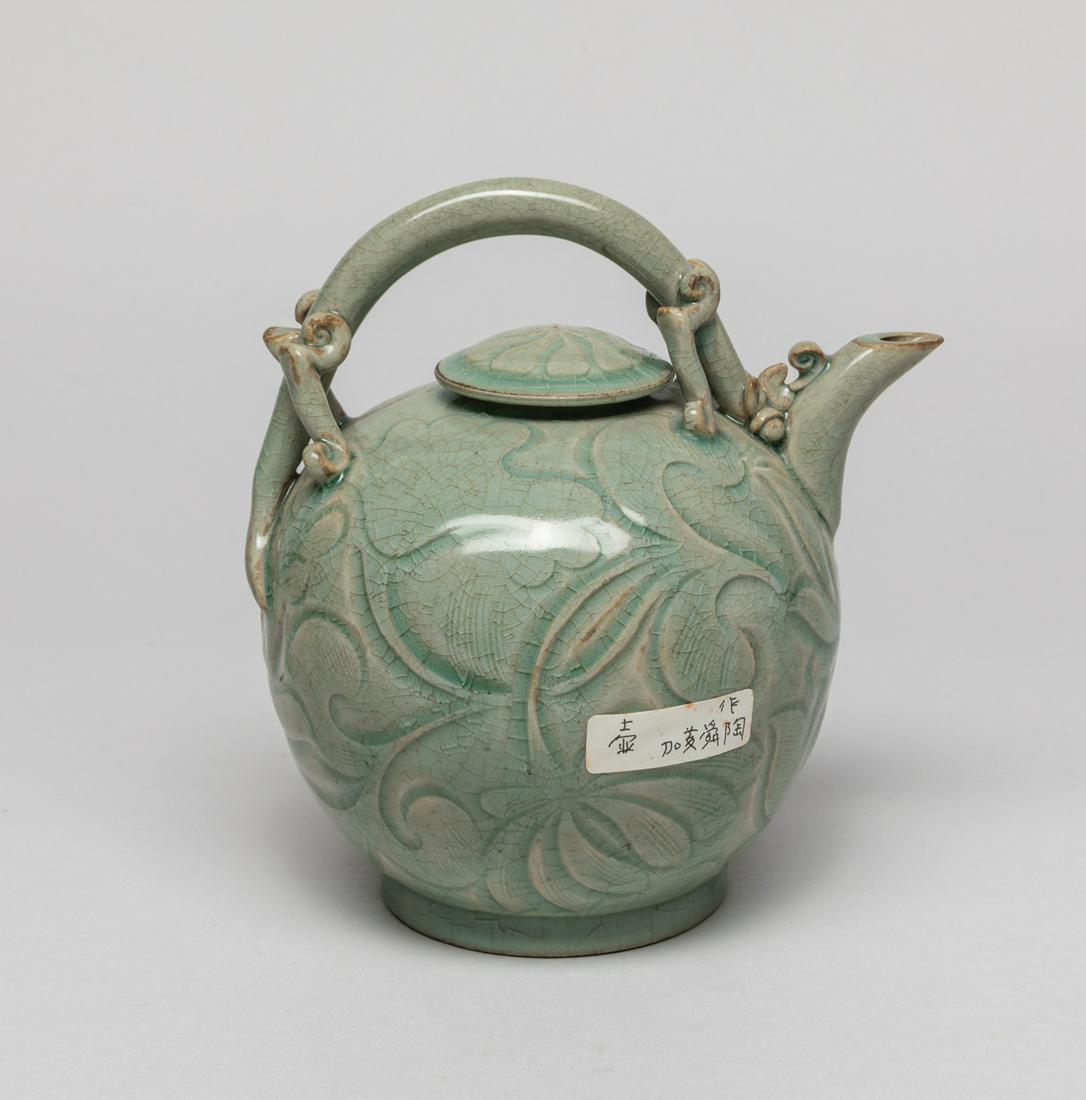 Korean Joseon Type Porcelain Pot (1 of 13)