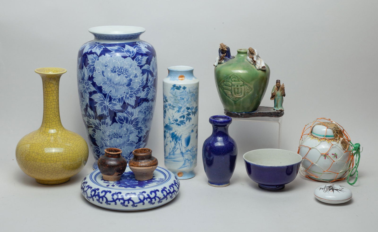 Estate Asian Porcelain Vase & Decors (1 of 13)