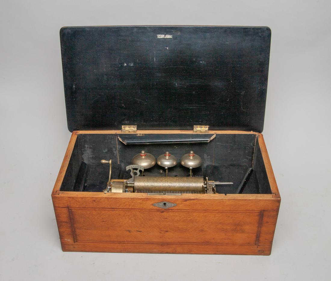 Antique/Vintage Music Box (1 of 12)