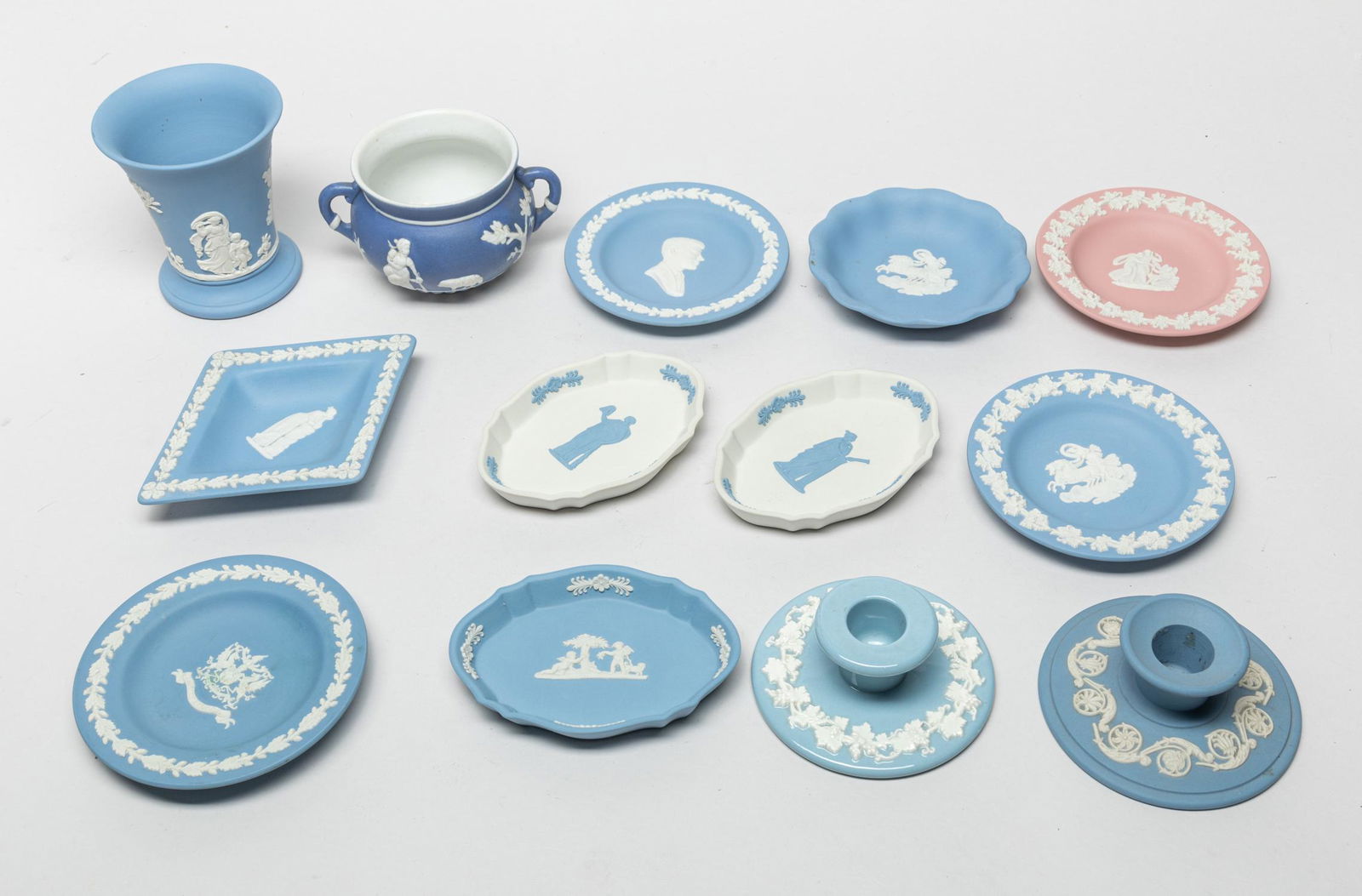 Vintage Wedgwood Porcelain Sets (1 of 10)