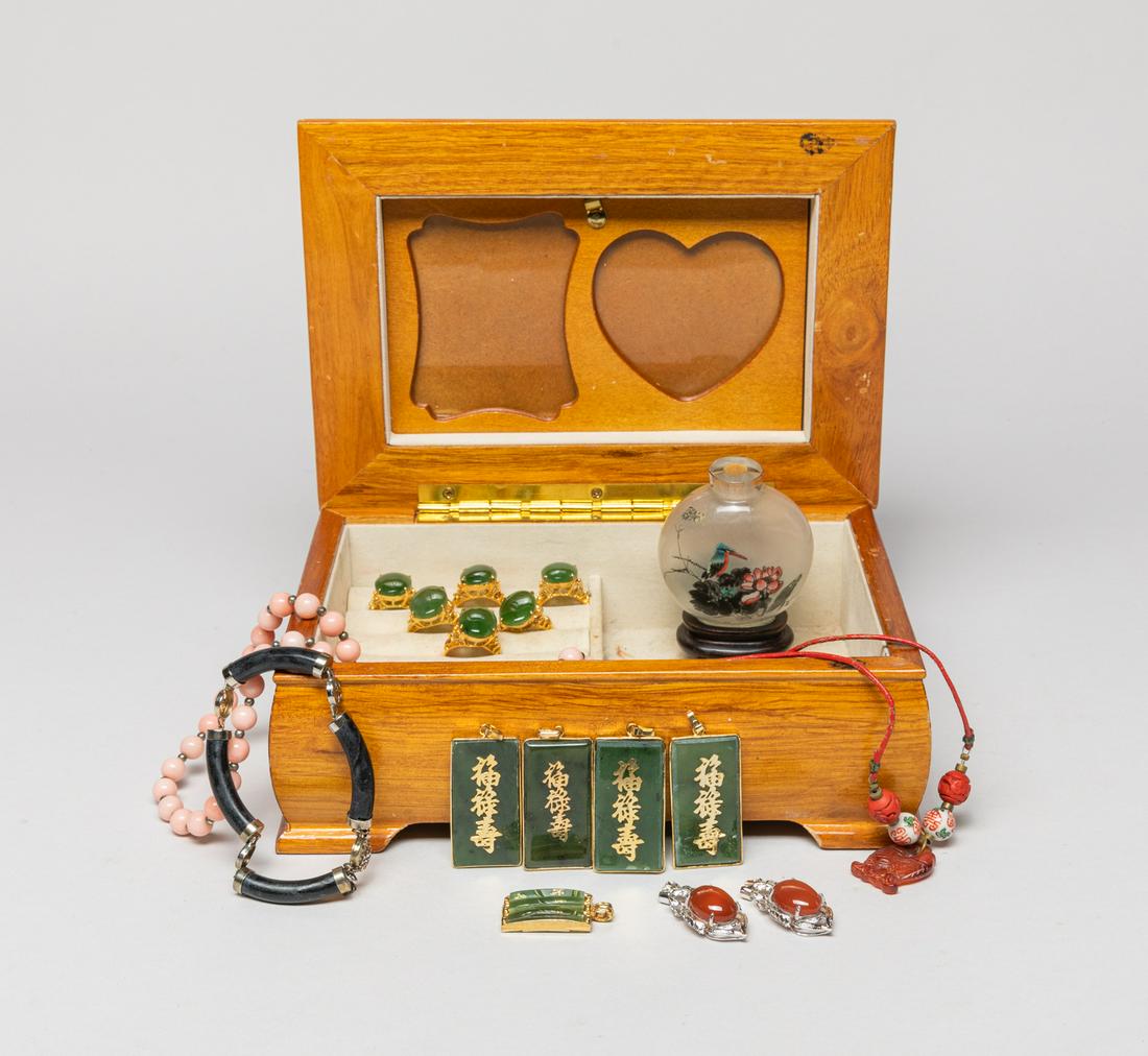 Chinese Jade Ring & Vintage Jewelry Sets (1 of 11)