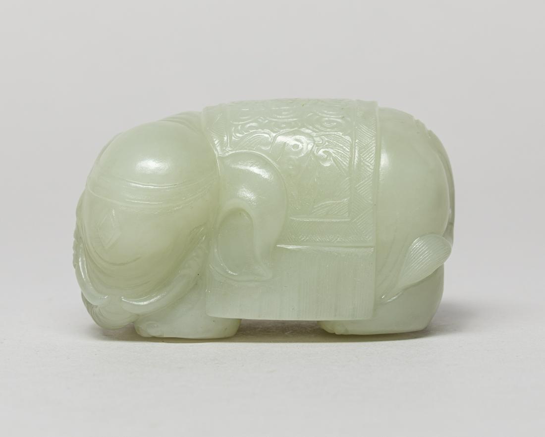 Chinese White Jade Sculpture of Elephant (1 of 13)