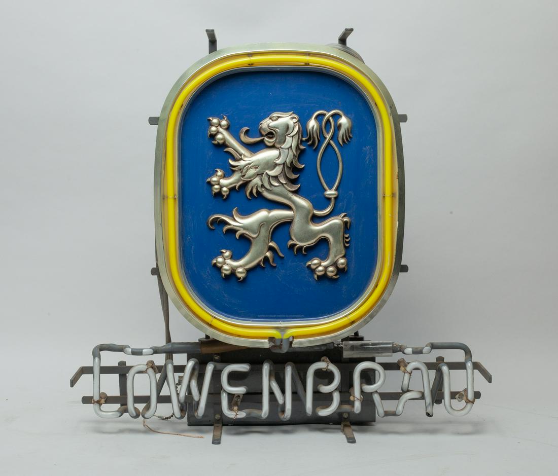 Lowenbrau Lighted Beer Sign (1 of 9)