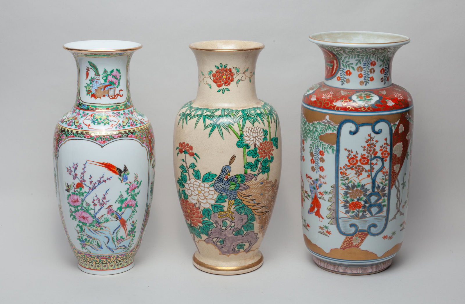 Famille Rose Porcelain Living Room Vases (1 of 15)