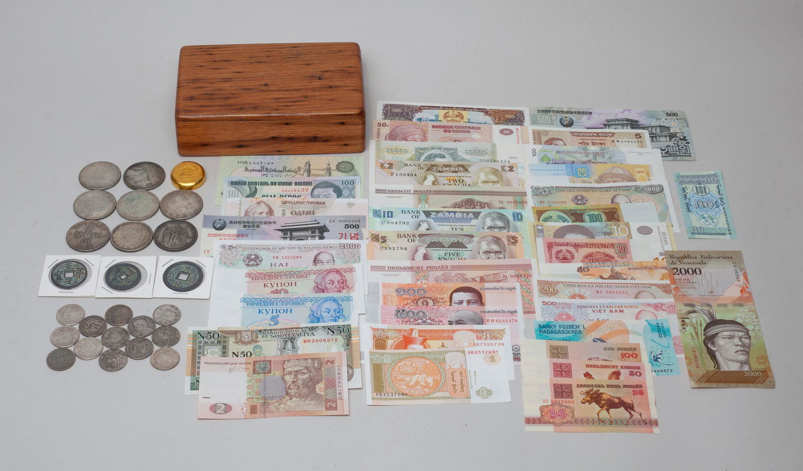 World Banknotes, Metal Coin Sets (1 of 13)