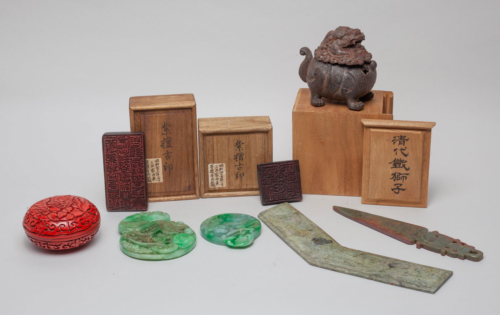 Chinese Export Table Sculptures & Stone Carvings (1 of 18)