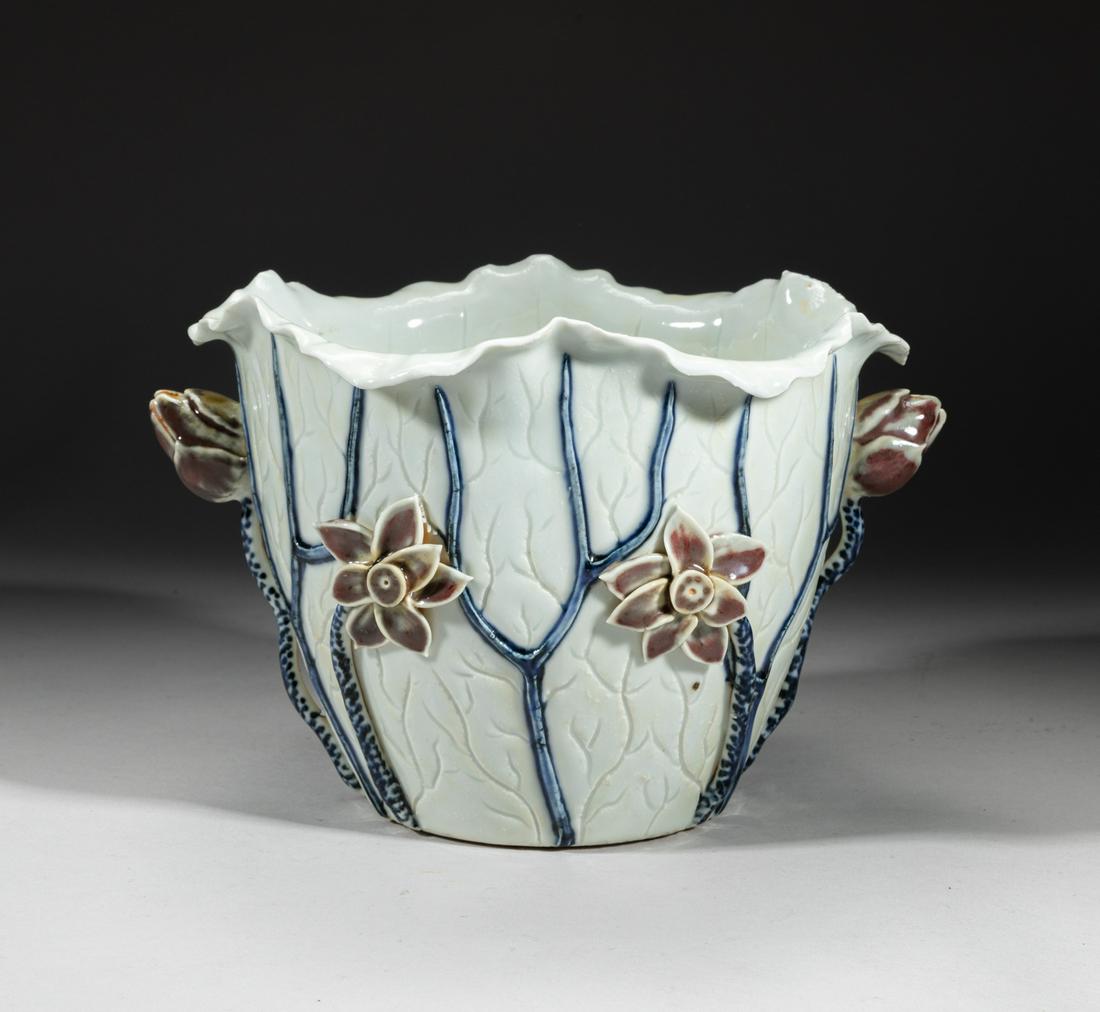 Special Chinese Porcelain Pot