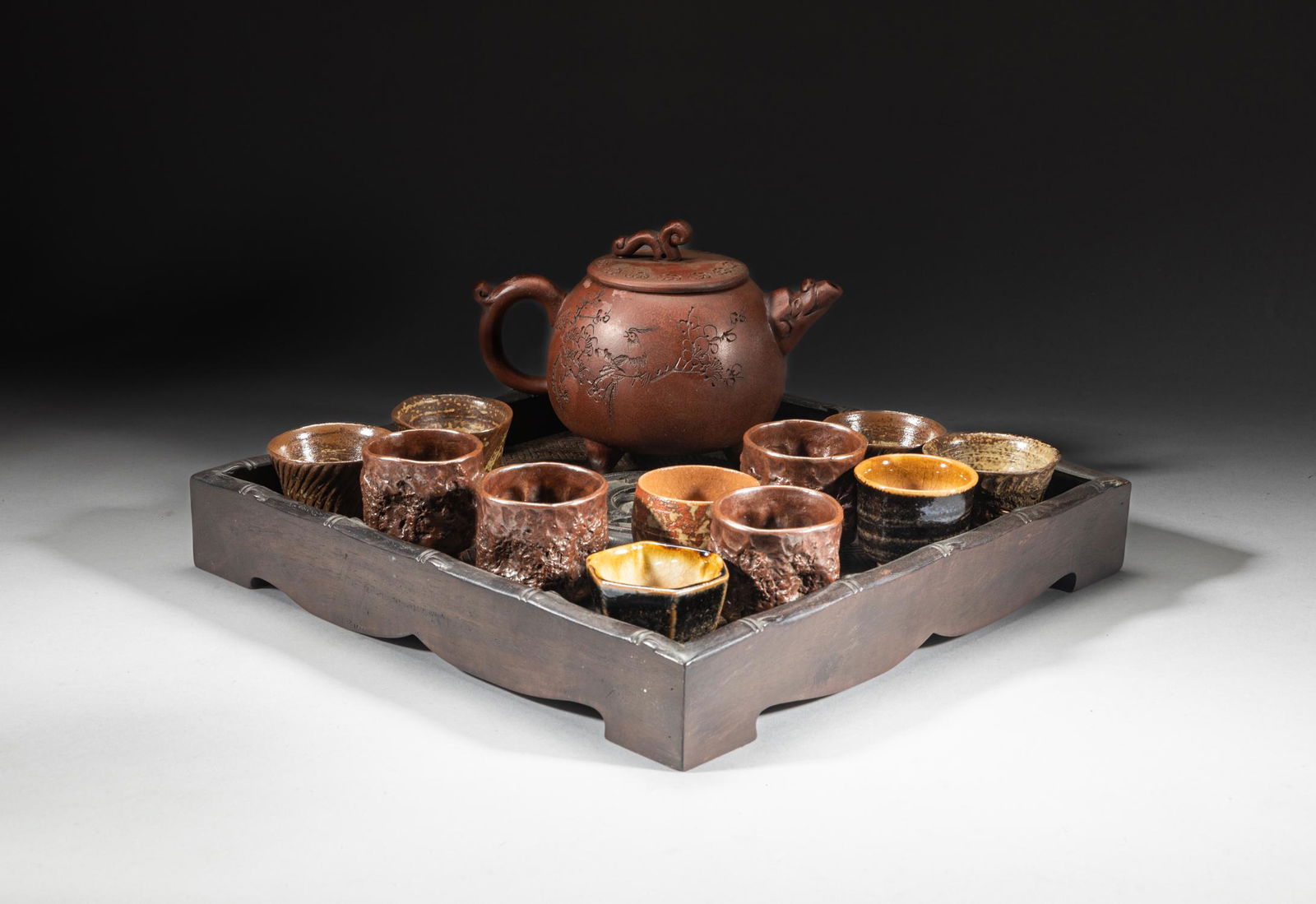 Chinese Yixing Zisha Tea Pot w/ Cups (1 of 17)