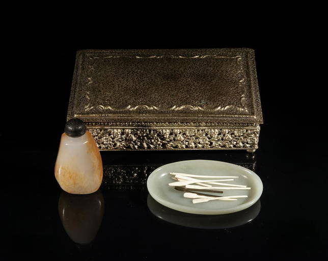Chinese Jade Snuff Bottle & Snuff Dish