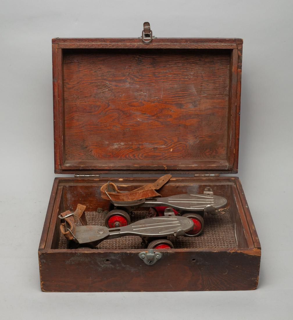 Oaks Rink Roller Skates: Vintage Portland Oaks Rink roller skates, with box. Approx. 15-10.8-5.3 inch (box size).