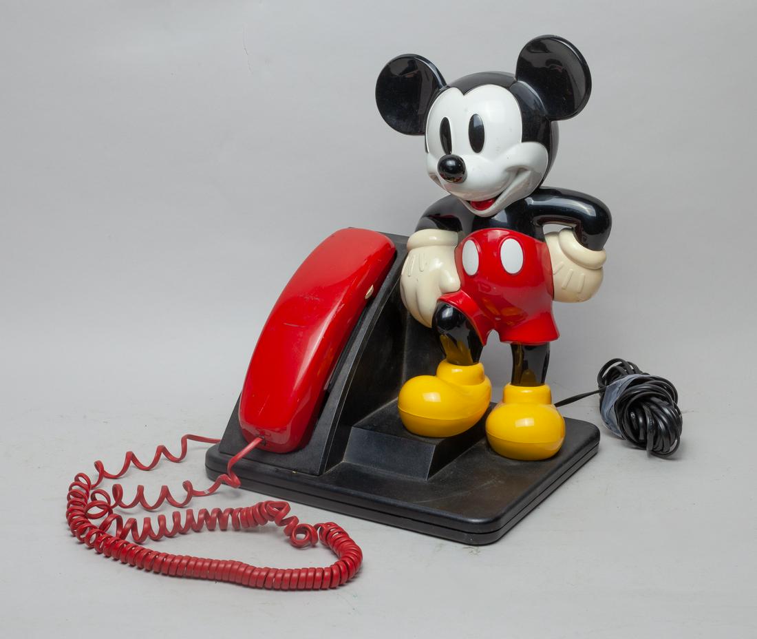 Large Disney Mickey Mouse Phone (1 of 9)