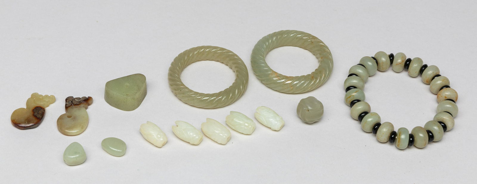 Chinese Jade Beads & Carvings (1 of 16)