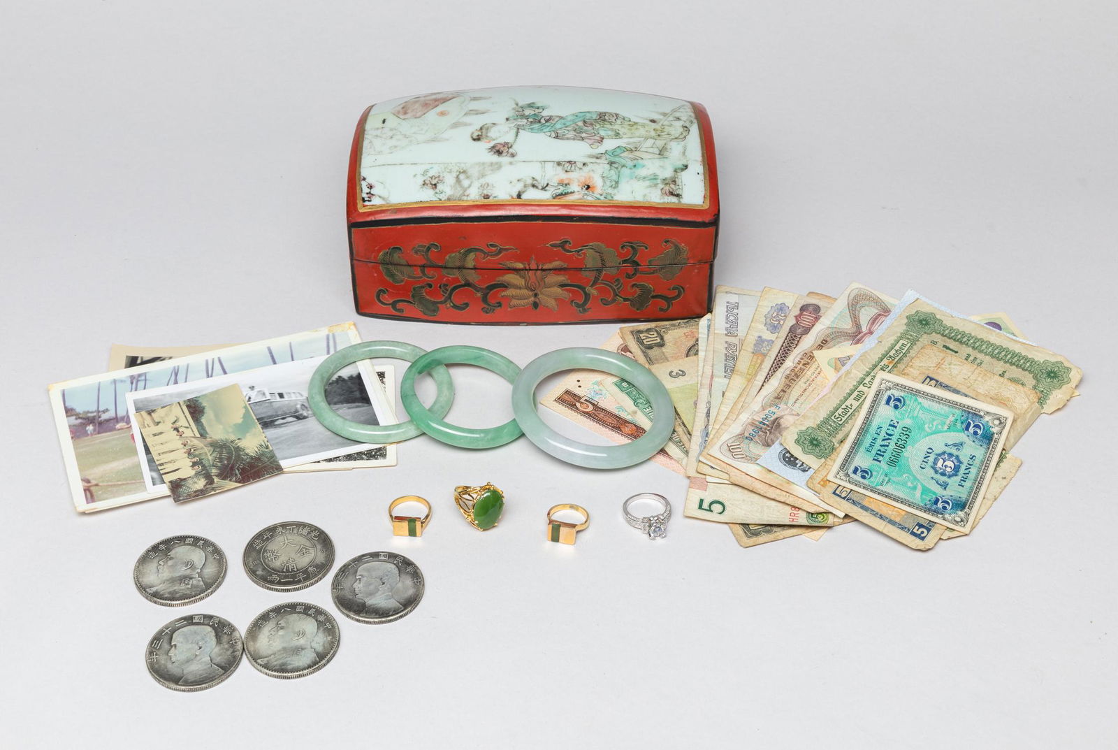 Chinese Jewelry & World Banknotes (1 of 16)