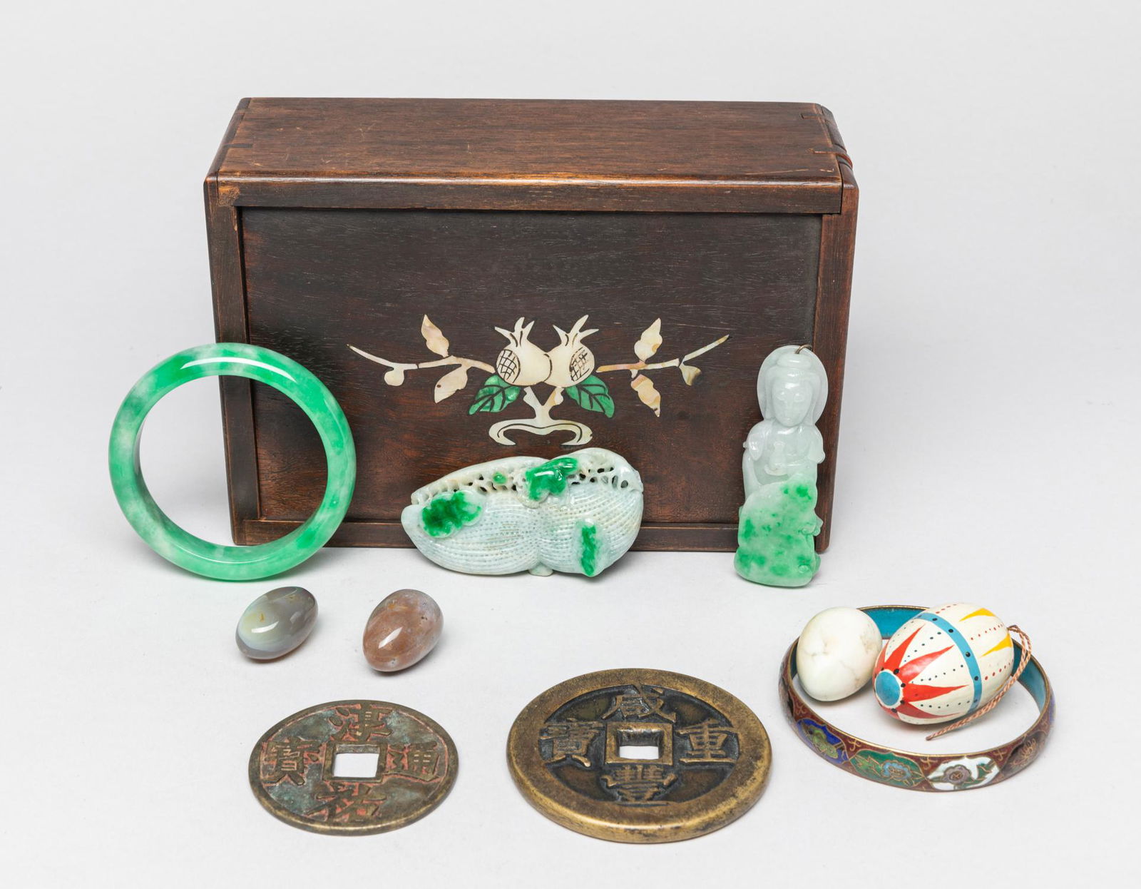 Chinese Fengshui Coins, Jade & Decors (1 of 19)