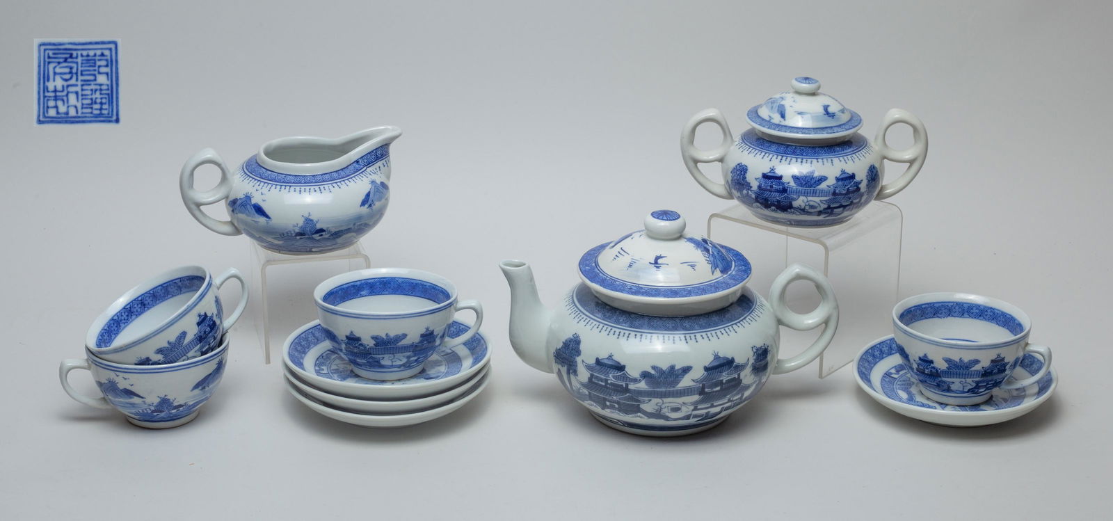 Chinese Export Porcelain Service (1 of 9)