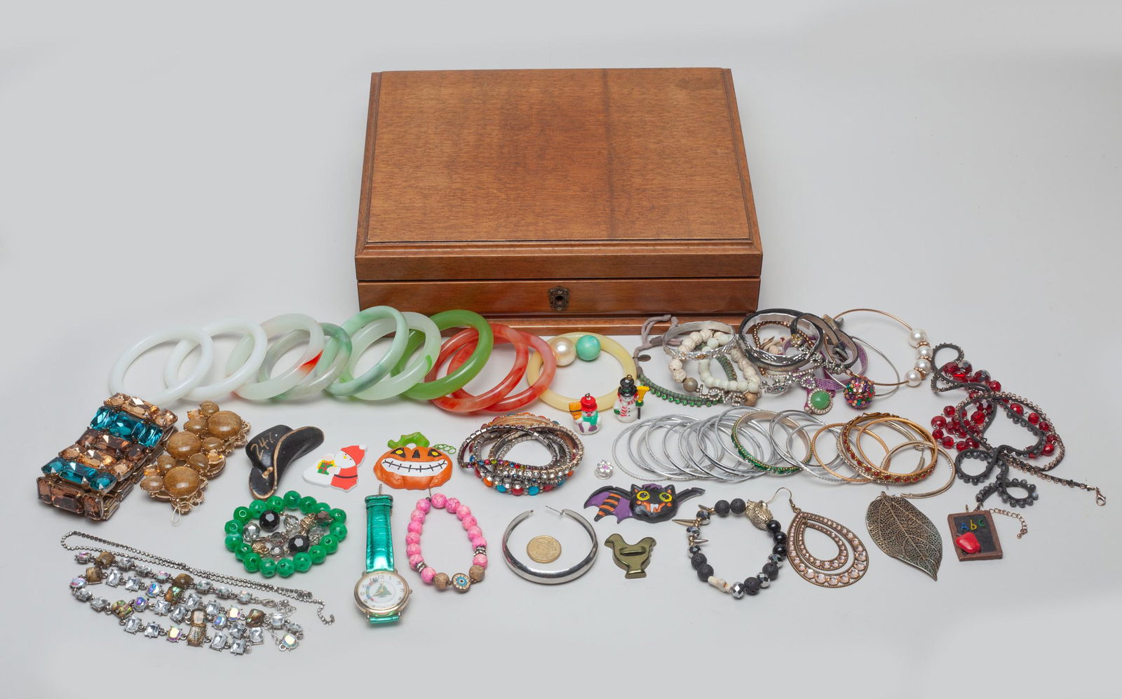 Chinese Bangles & Costume Jewelry Sets (1 of 13)