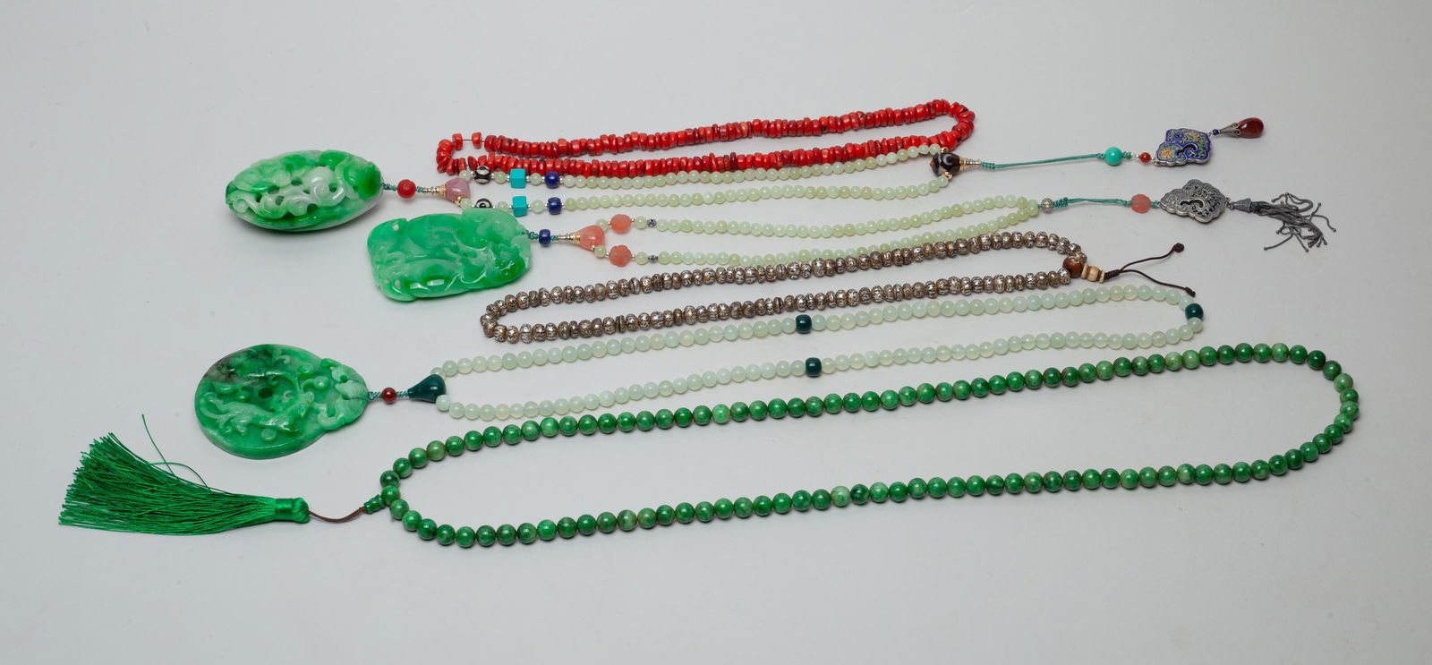 Chinese Export Beads & Stone Carvings (1 of 17)