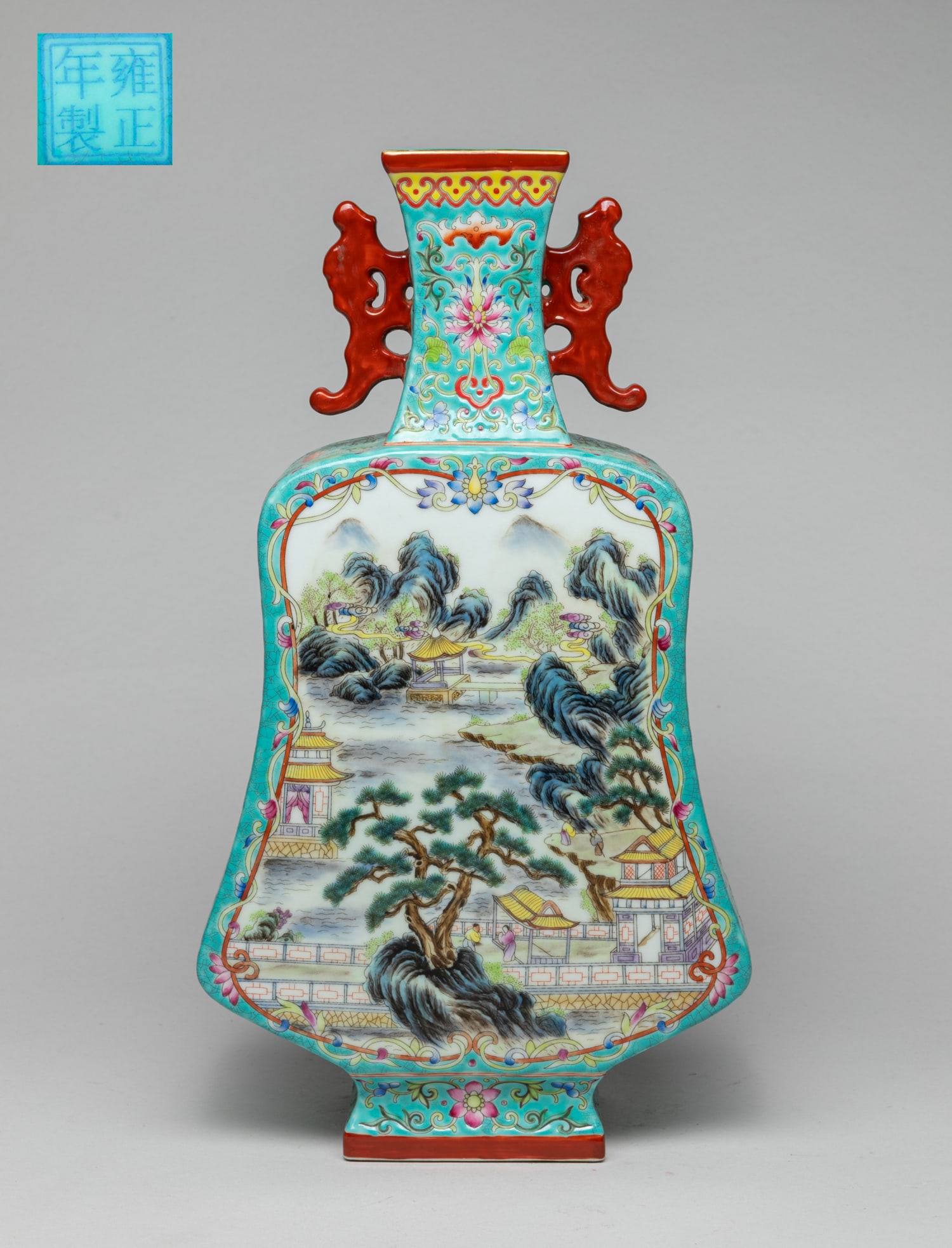 Chinese Export Porcelain Vase (1 of 12)