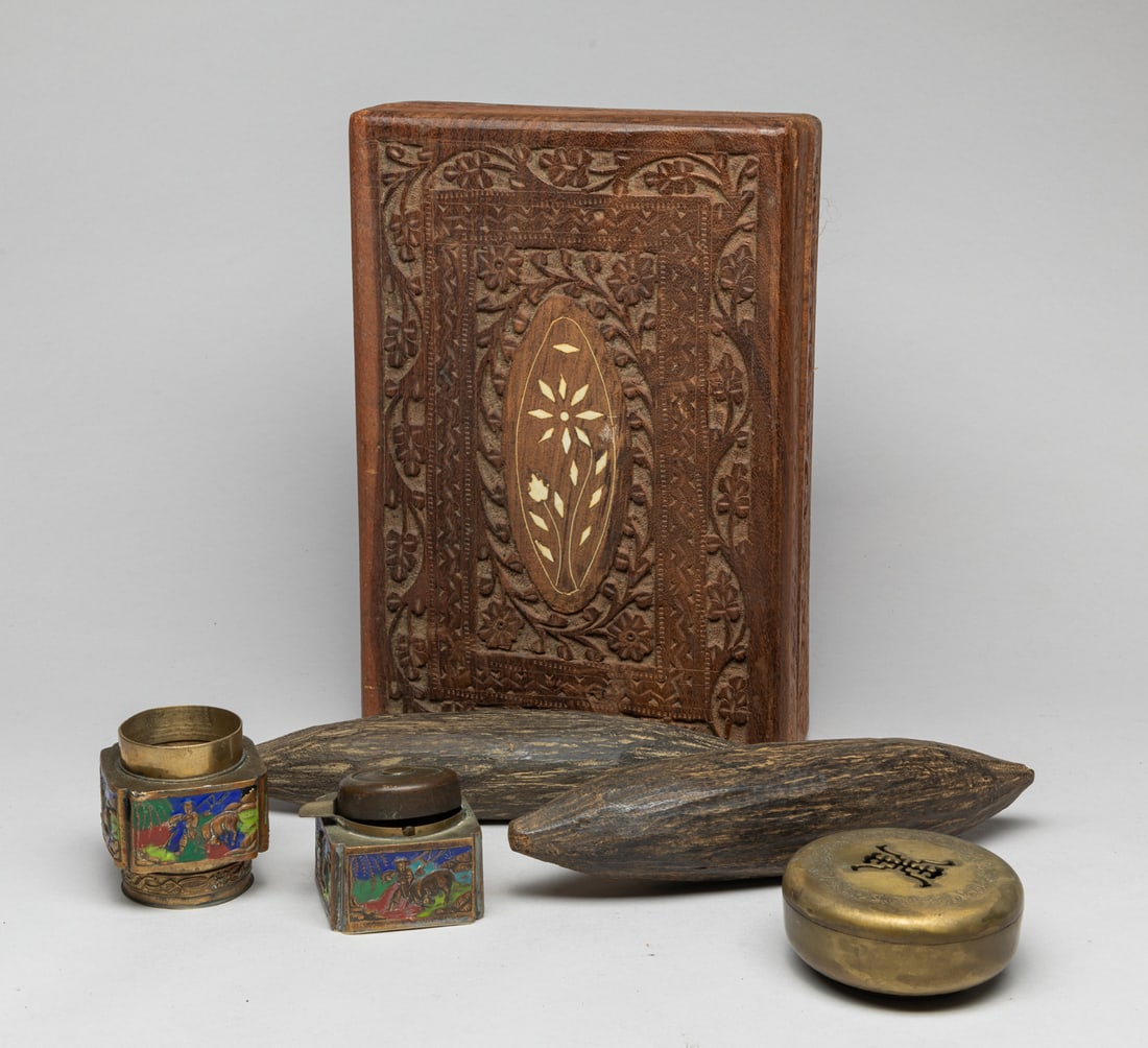 Chinese Export Agarwood Pieces (1 of 9)
