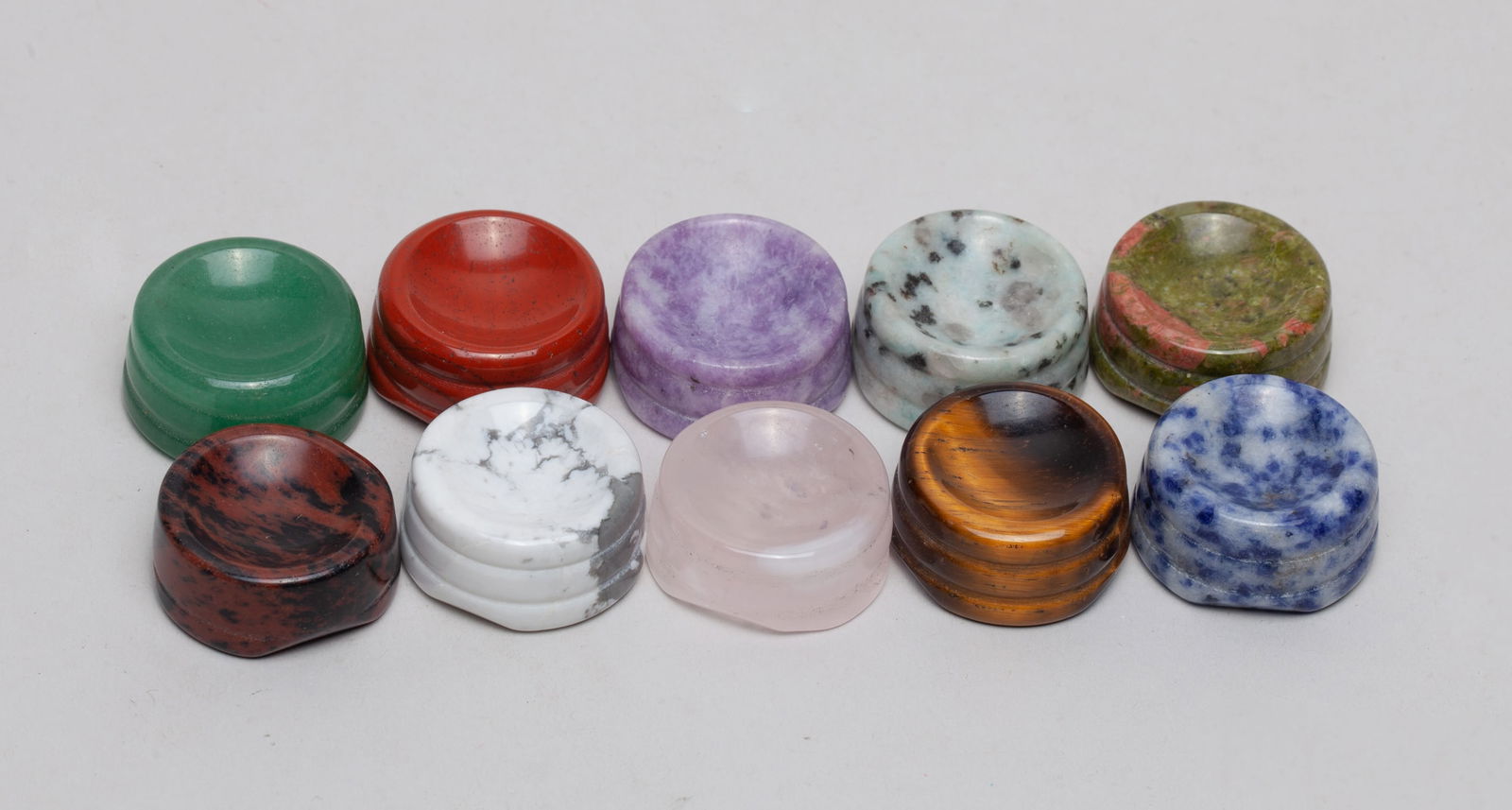 Set Gemstone Sculpture Stands (1 of 12)