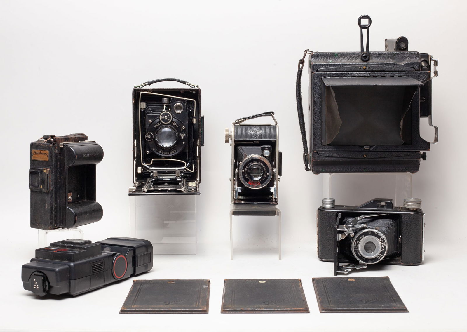 Estate Vintage Camera & Supplies (1 of 16)