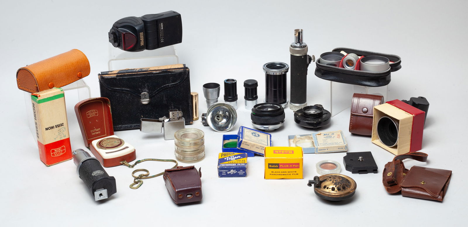 Estate Vintage Camera & Supplies (1 of 9)