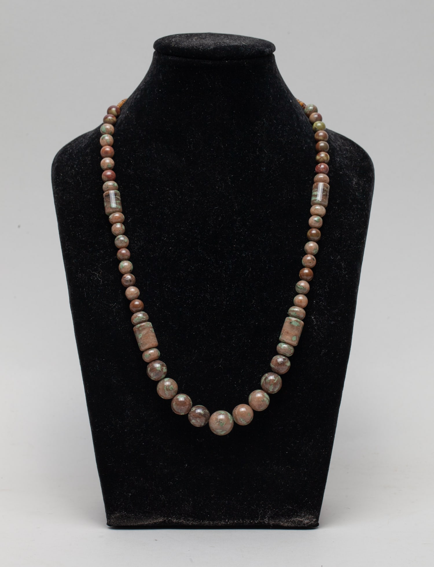 Vintage Fossilized Jasper Necklace: Collectible fossilized jasper bead necklace. Approx. 21inch L.