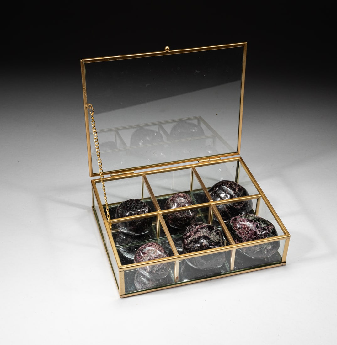 Box of Large Nature Garnet Stone (1 of 12)