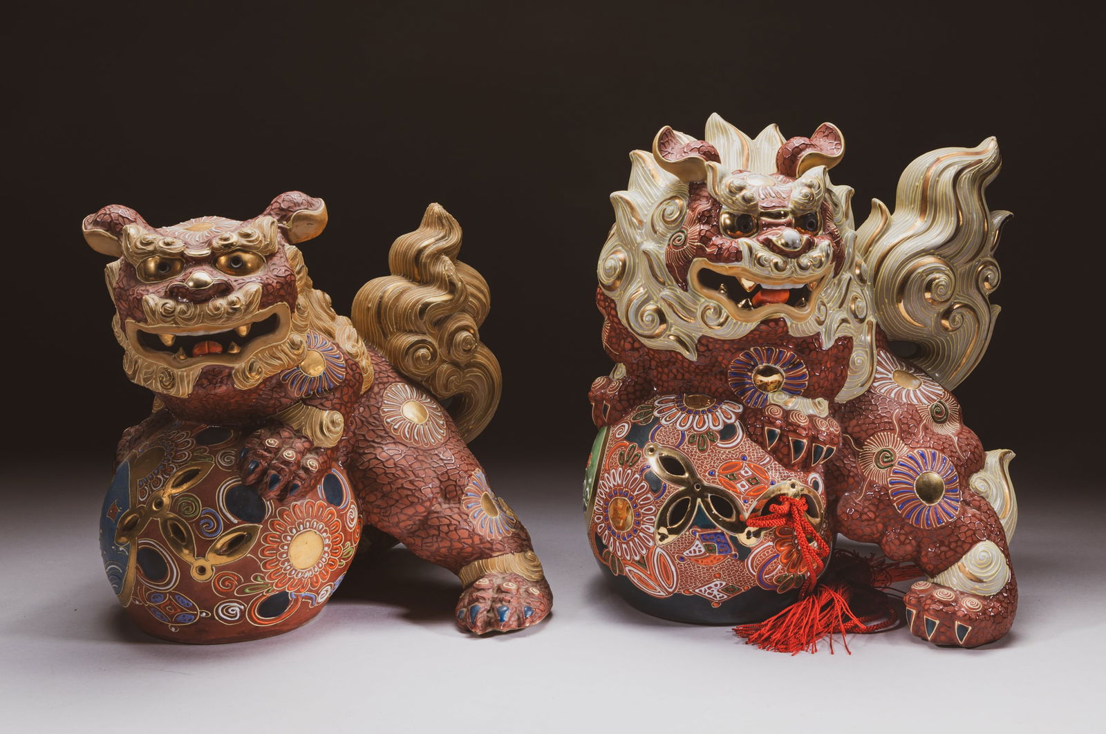 Japanese Kutani Ware Foo Dogs (1 of 11)