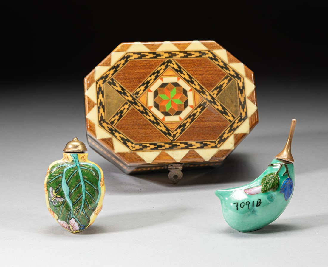 Chinese Porcelain Snuff Bottles (1 of 14)