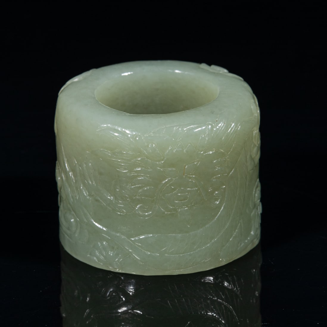 Chinese Jade Carving of Thumb Ring (1 of 10)