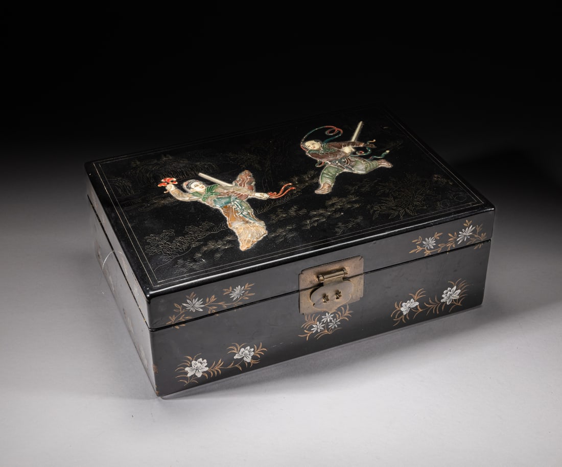 Important France Designed Chinese Box (1 of 15)