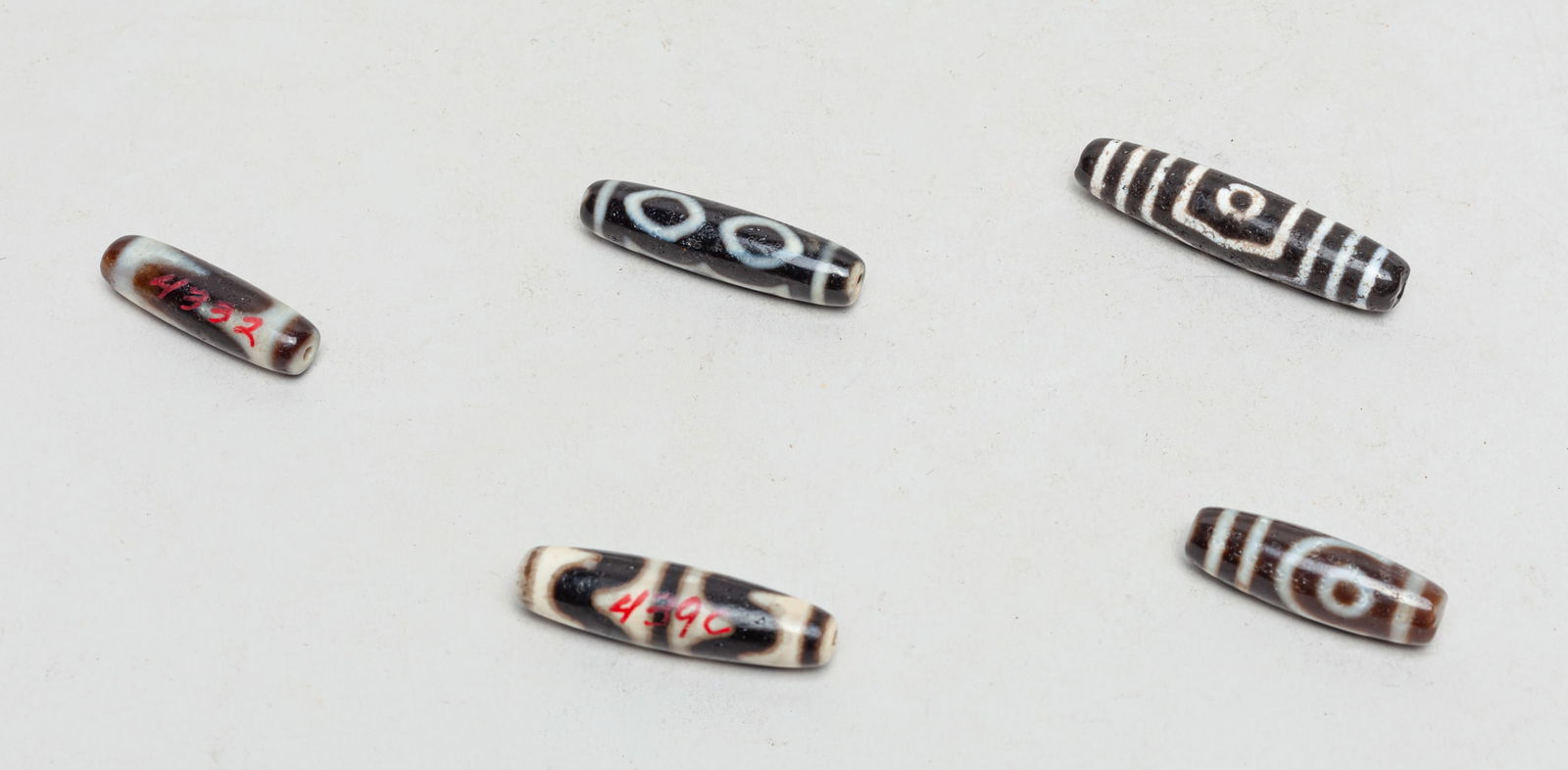 Set Chinese Sino-Tibetan Dzi Beads (1 of 12)