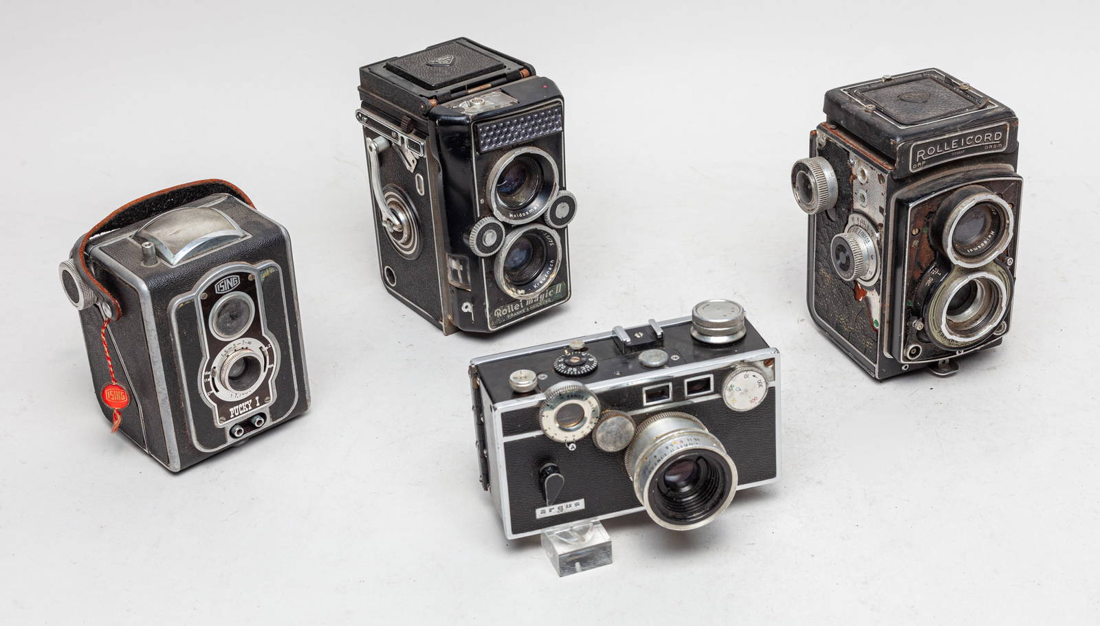 Four Estate Vintage Cameras Auction