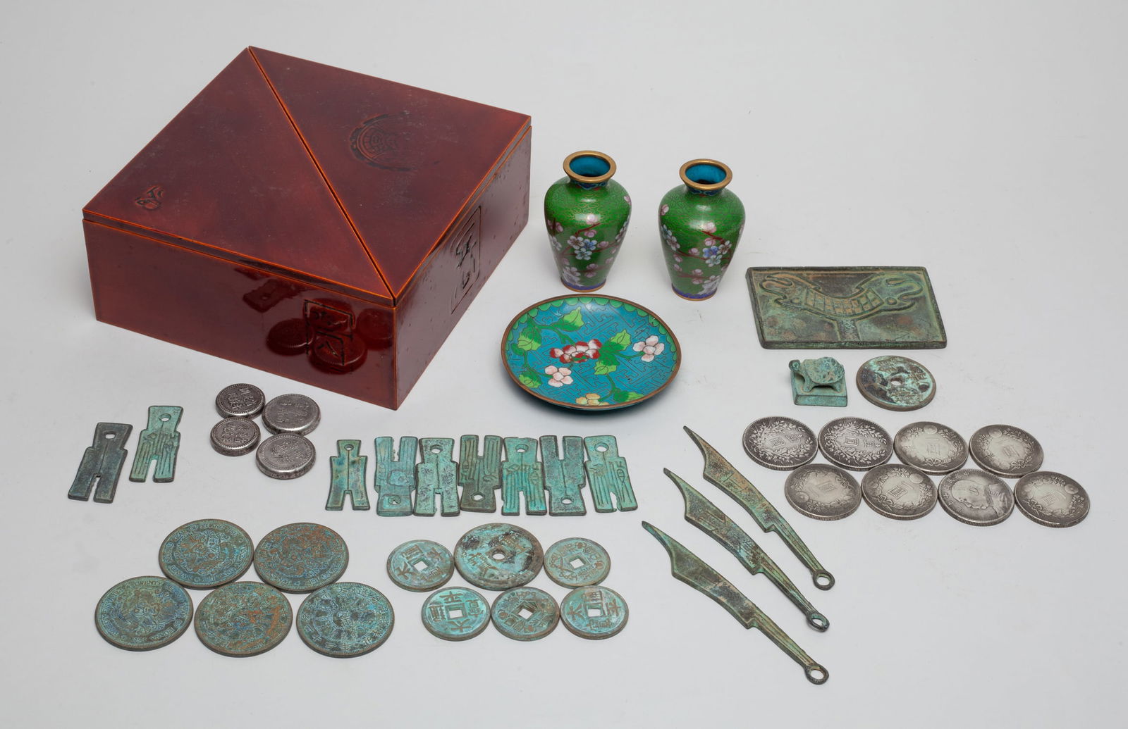Chinese Cloisonne, Bronze & Fengshui Coins (1 of 13)